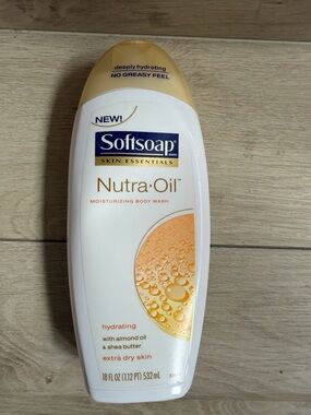 SOFTSOAP NUTRA- OIL BODY WASH W/ ALMOND OIL AND SHEA BUTTER